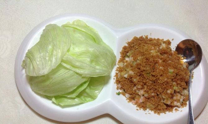 用虾松料理制作美味佳肴（探秘虾松料理的制作方法）