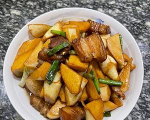 美食教程——五花肉炒茭白（健康美味的家常菜谱）