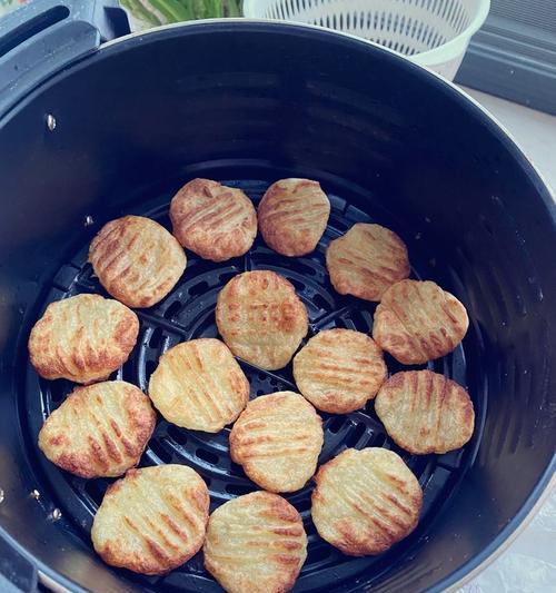 做甜薯饼不再难（用简单步骤制作营养美味的甜薯饼）