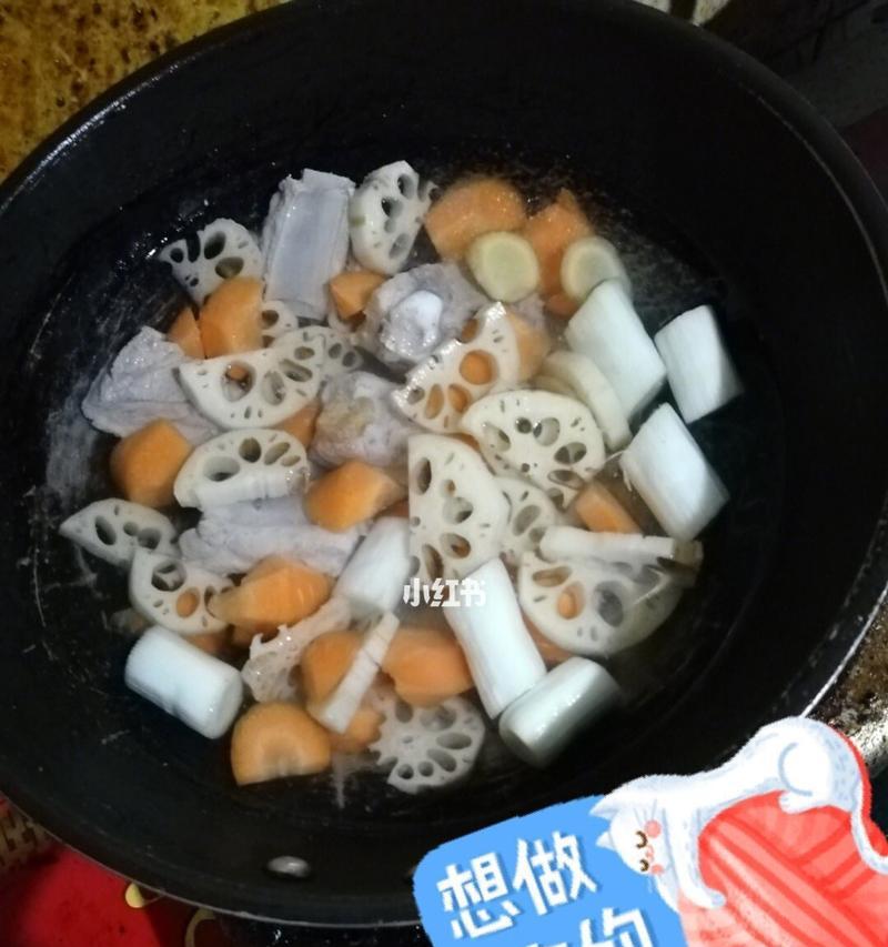 如何制作美味的水果排骨汤（用水果为排骨汤增添风味）