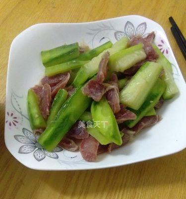 以水瓜炒肉片，让家人爱上健康美食（营养丰富）