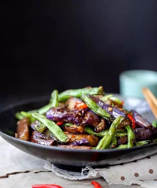 用烧椒调味的小茄子烹饪方法（以烧椒调味的小茄子为主题）