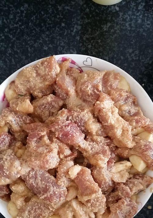 陕西版粉蒸肉的制作方法（传承中式美味的佳肴）