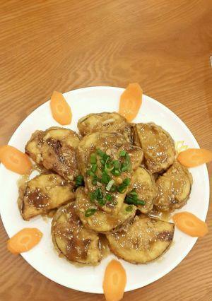 肉末茄子夹，味蕾盛宴（用茄子和肉末夹出令人垂涎的美食）