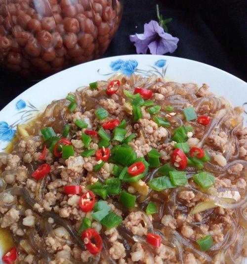 肉末粉条蚂蚁上树的制作方法（美味可口的经典川菜）