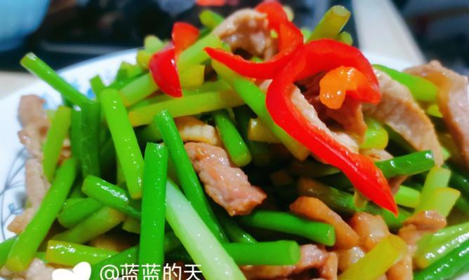 青椒丝炒肉怎么做？步骤和技巧有哪些？