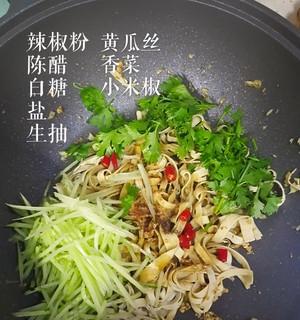 炒鸡蛋豆皮的做法是什么？步骤详解及常见问题解答？