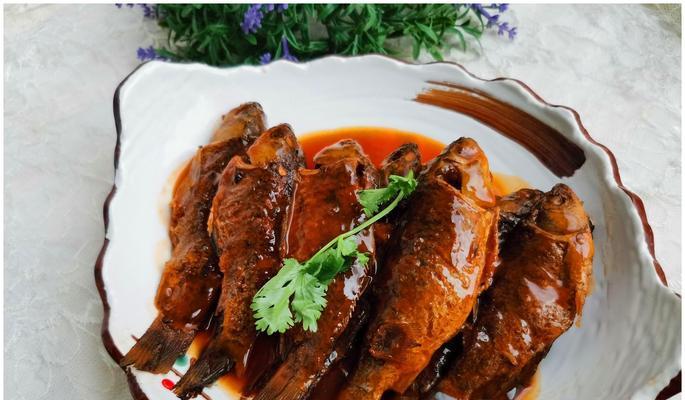 炸鲫鱼怎么做才酥脆？家庭版炸鲫鱼食谱分享？